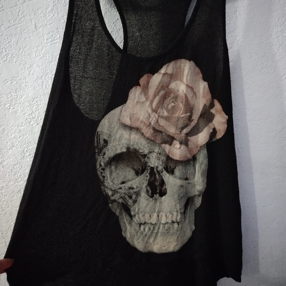 Lightweight racerback flowy tank with skull/rose front L